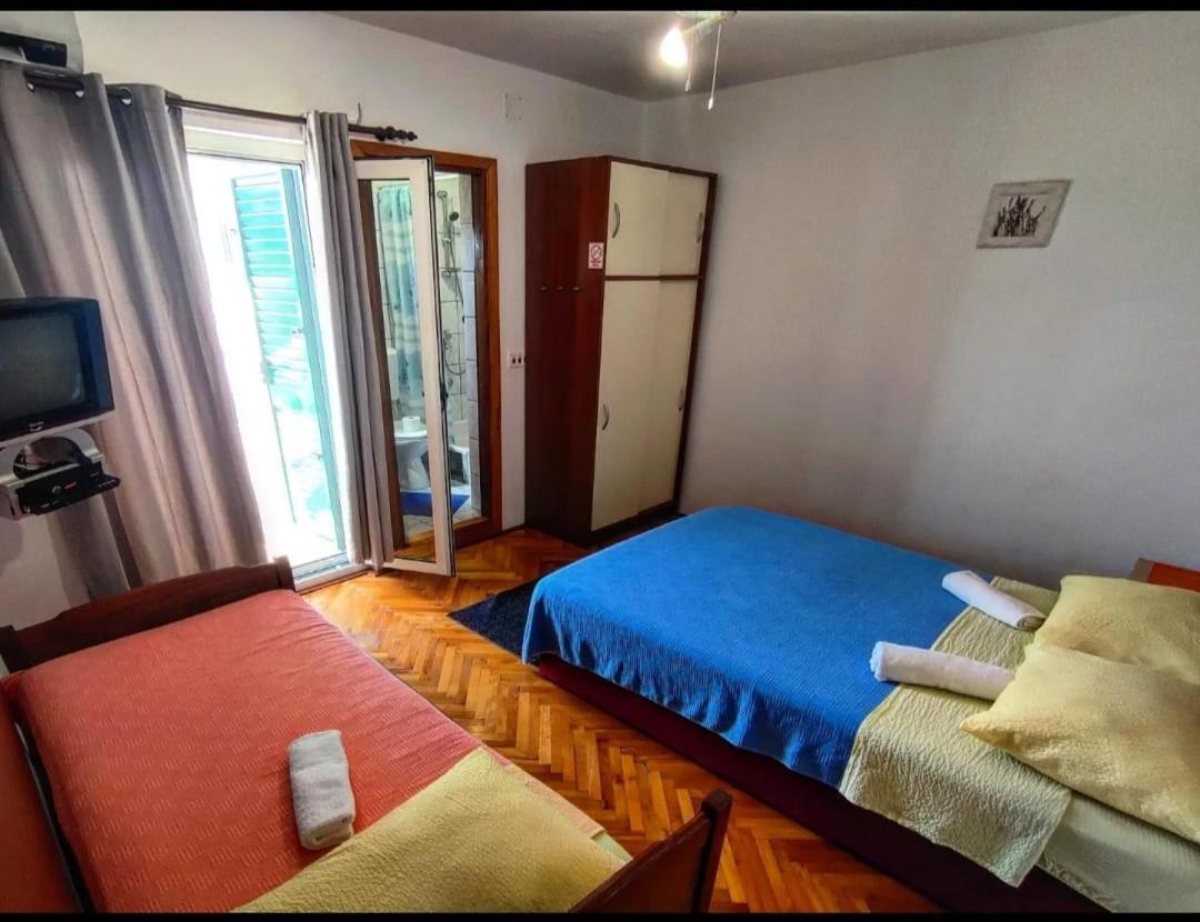 Manora Sucuraj 2 Bedroom Apartment Εξωτερικό φωτογραφία