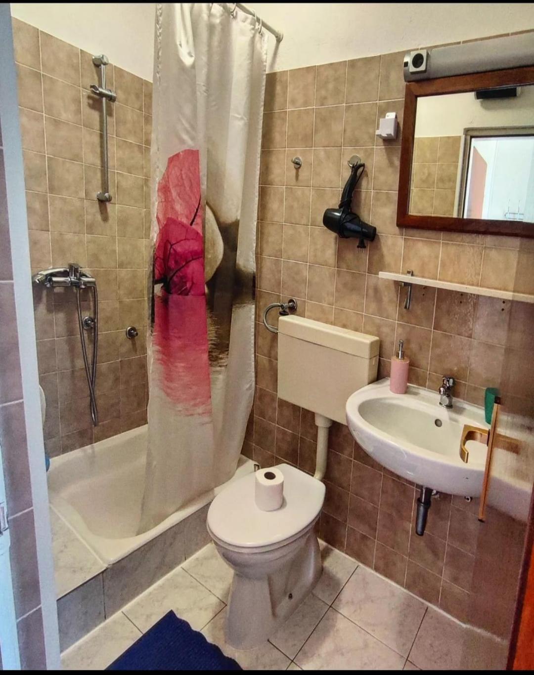 Manora Sucuraj 2 Bedroom Apartment Εξωτερικό φωτογραφία