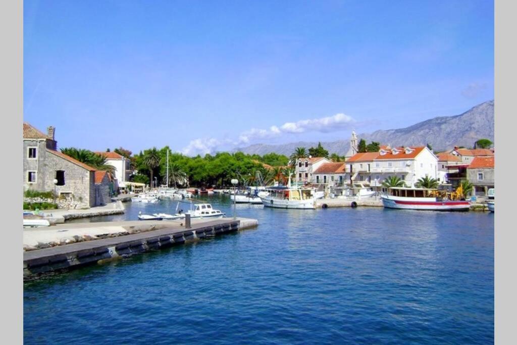 Manora Sucuraj 2 Bedroom Apartment Εξωτερικό φωτογραφία