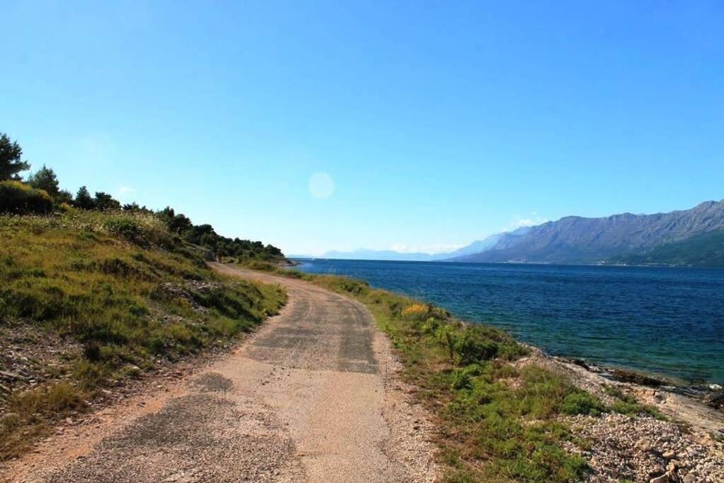 Manora Sucuraj 2 Bedroom Apartment Εξωτερικό φωτογραφία